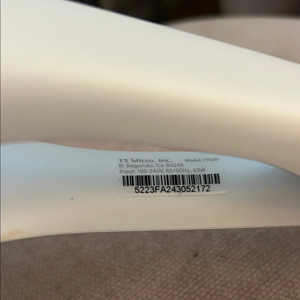 T3 Lucea 1.5” White Hair Straightener - Picture 3 of 7